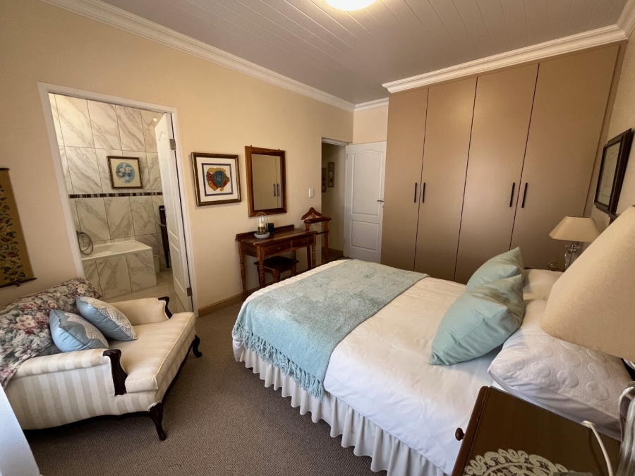 3 Bedroom Property for Sale in Outeniqua Strand Western Cape